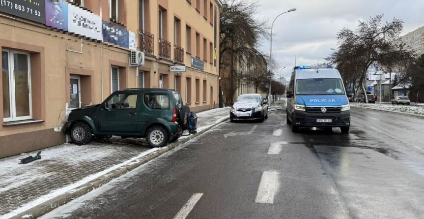 Wypadek na ulicy Warszawskiej w Rzeszowie. Dwie osoby trafiły do szpitala