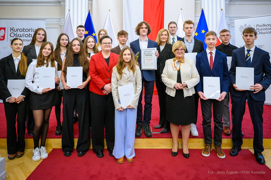 Stypendia Ministra Edukacji dla 25 uczniów z Podkarpacia