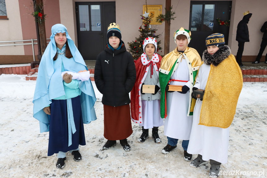 Orszak Trzech Króli z Zalesia do Pustyn [ZDJĘCIA]