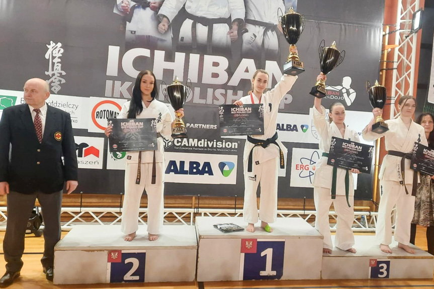 zawodnicy karate z Krosna