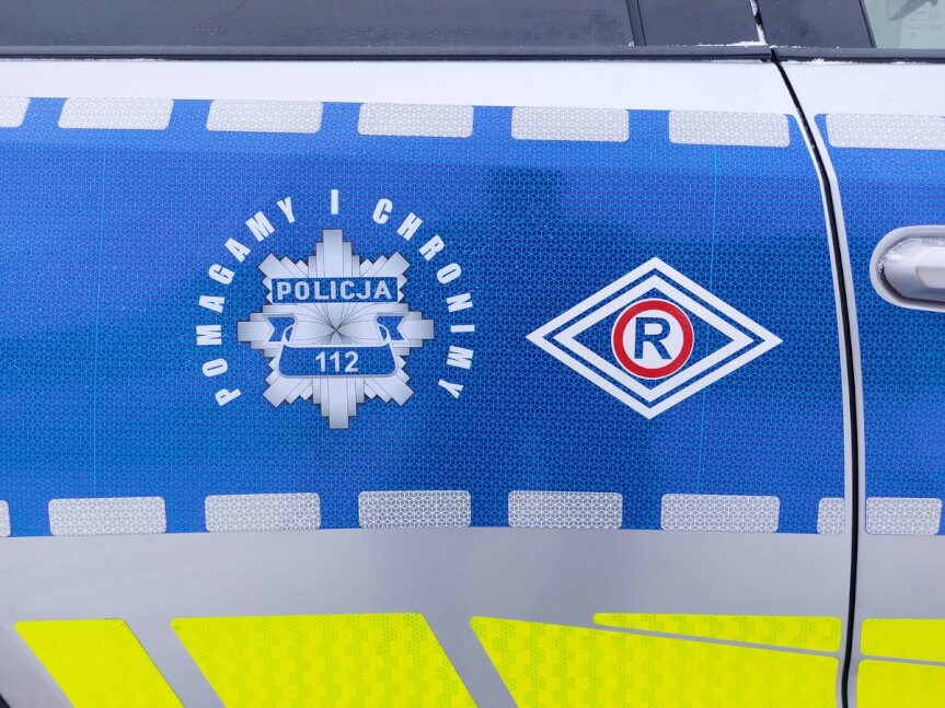Jeep jechał zygzakiem - policjanci zatrzymali kierowcę