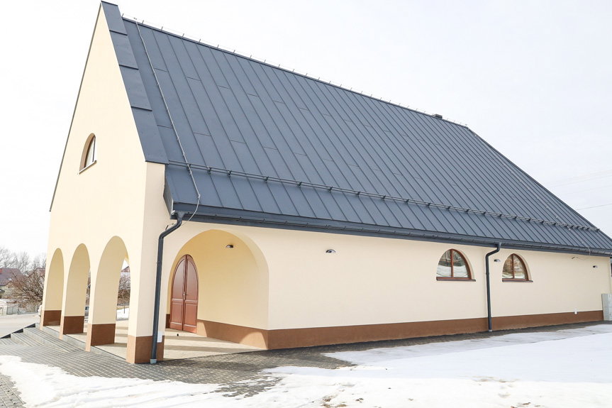 Otwarcie i poświęcenie nowo wybudowanego Domu Pogrzebowego w Warzycach