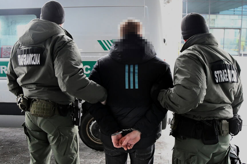 Przyleciał z Hiszpanii, wpadł na lotnisku w Rzeszowie