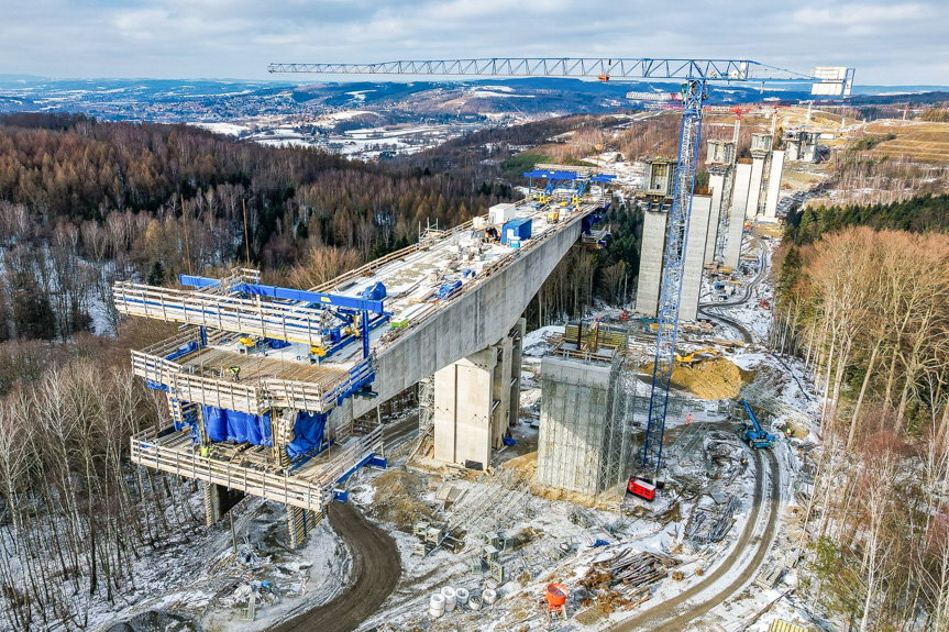 Trwa budowa S19. Najwyższa estakada w Polsce rośnie w oczach