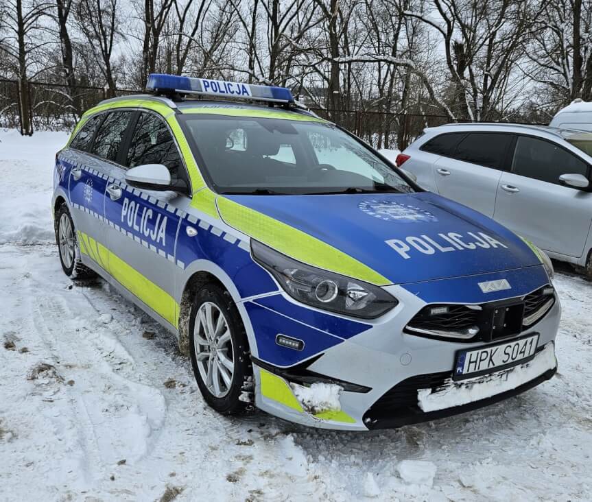 Leżała na chodniku. Dzięki zgłoszeniu przyszła pomoc