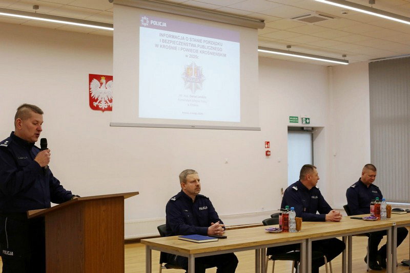 Krośnieńska policja podsumowała 2025 rok podczas odprawy służbowej