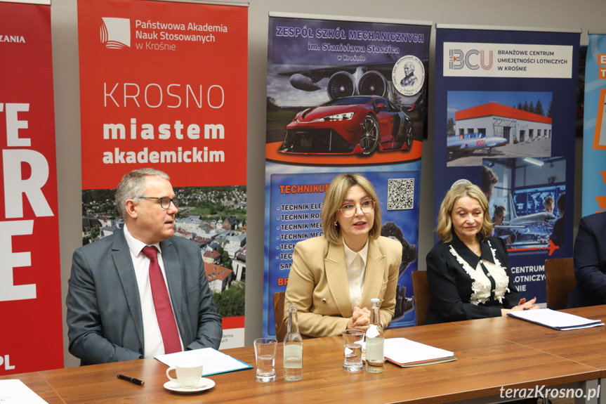 Drony, MedTech i cyberbezpieczeństwo. HackCarpathia w Krośnie