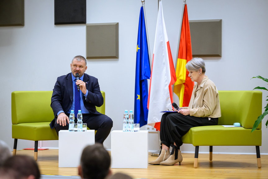 Minister Waldemar Żurek spotkał się z mieszkańcami Jasła