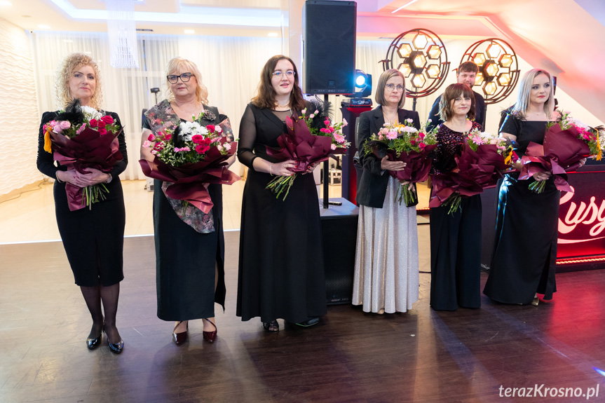 Studniówka "Szczepanika". Walentynkowy bal na symboliczne sto dni przed maturą [ZDJĘCIA]