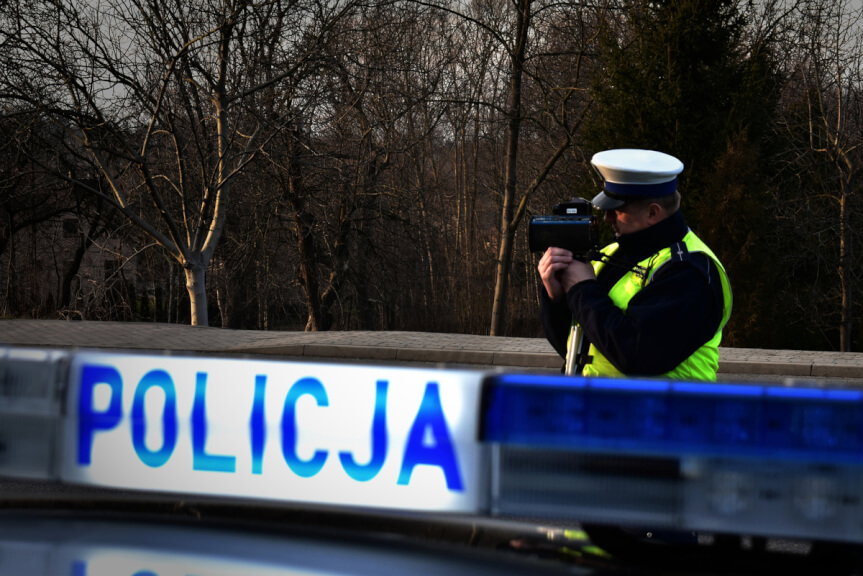 19-letni kierowca jechał o 87 km/h za szybko