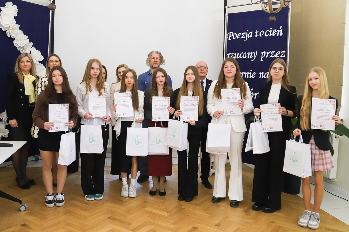 Spotkanie z poezją współczesną na scenie