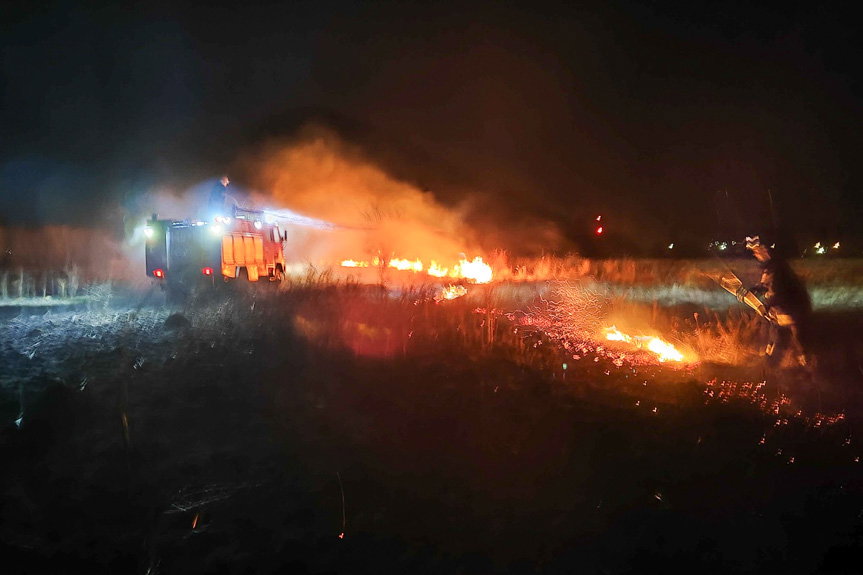Strażacy interweniują niemal codziennie przy pożarach traw