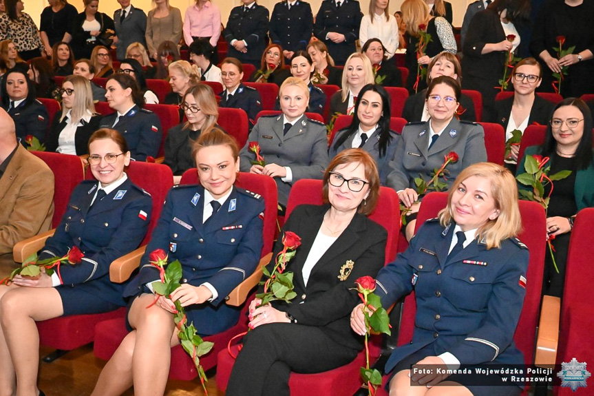 Wyjątkowy koncert i ważne słowa o roli kobiet w podkarpackiej Policji