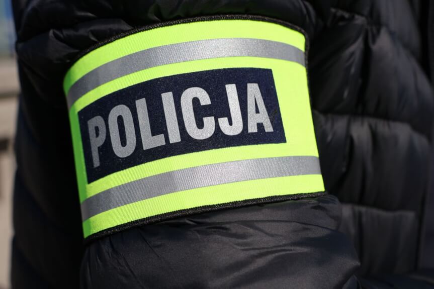 Chował łup między meblami. Kryminalni zatrzymali podejrzanego o 13 kradzieży