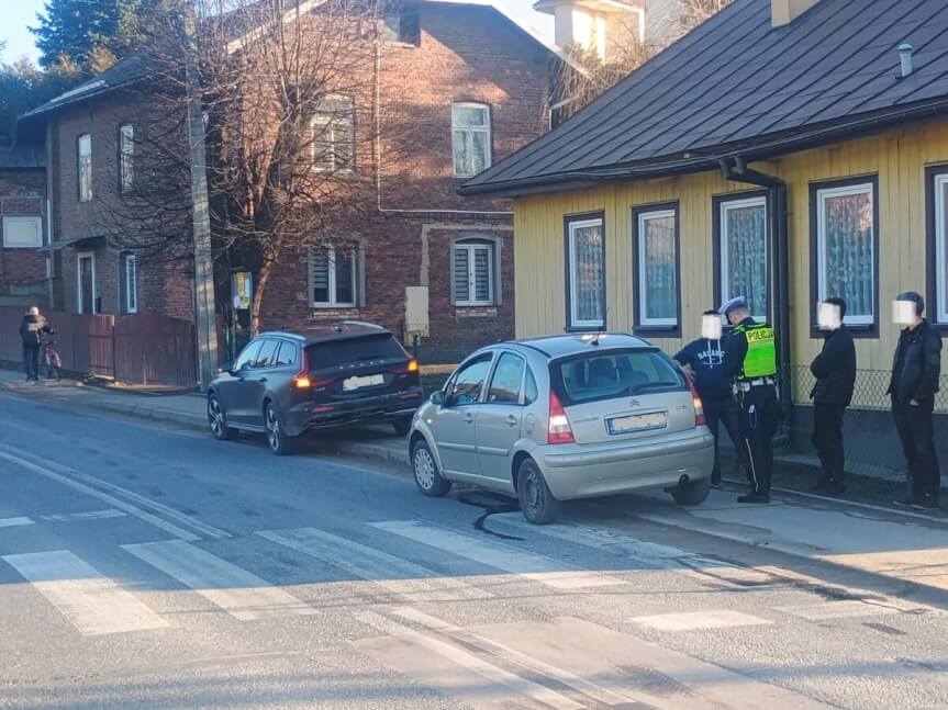 Najechanie na tył volvo - 20-latek ukarany mandatem