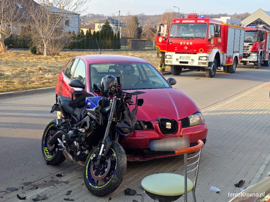 Zderzenie samochodu osobowego z motocyklem w Krościenku Wyżnym