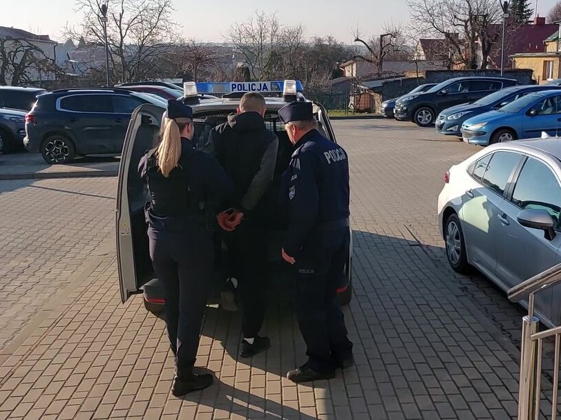 26-latek odpowie za rozbój i użycie przemocy