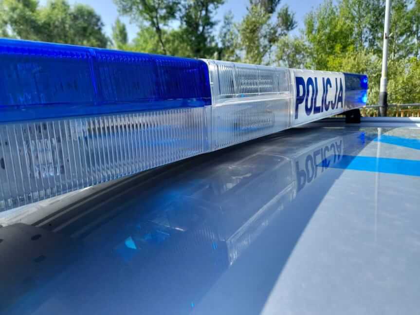 Pijany wjechał w zaparkowany samochód