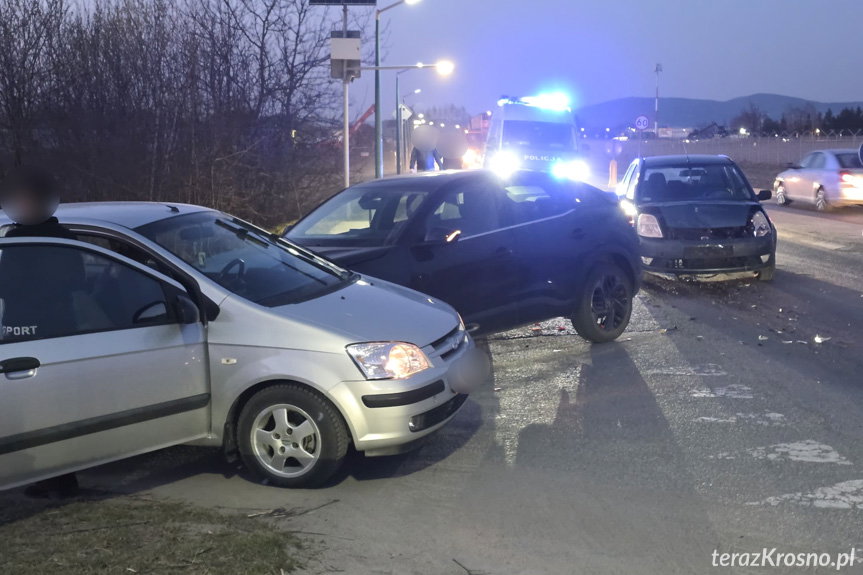 Zderzenie trzech samochodów w Krośnie