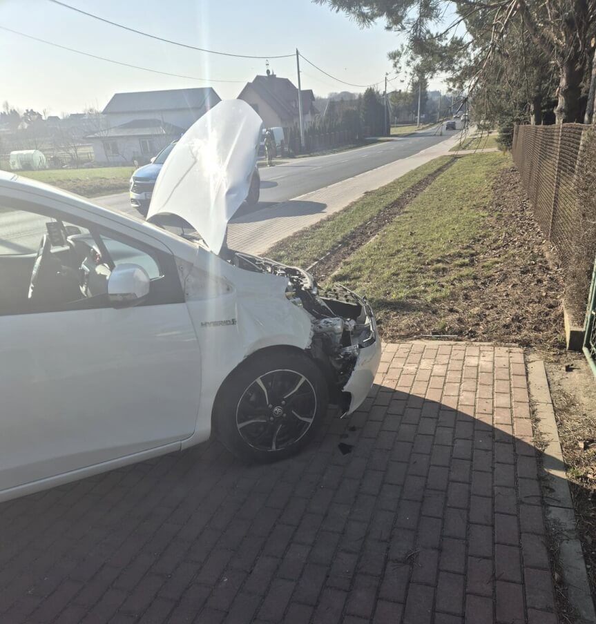 Nietrzeźwy, bez prawa jazdy spowodował kolizję drogową