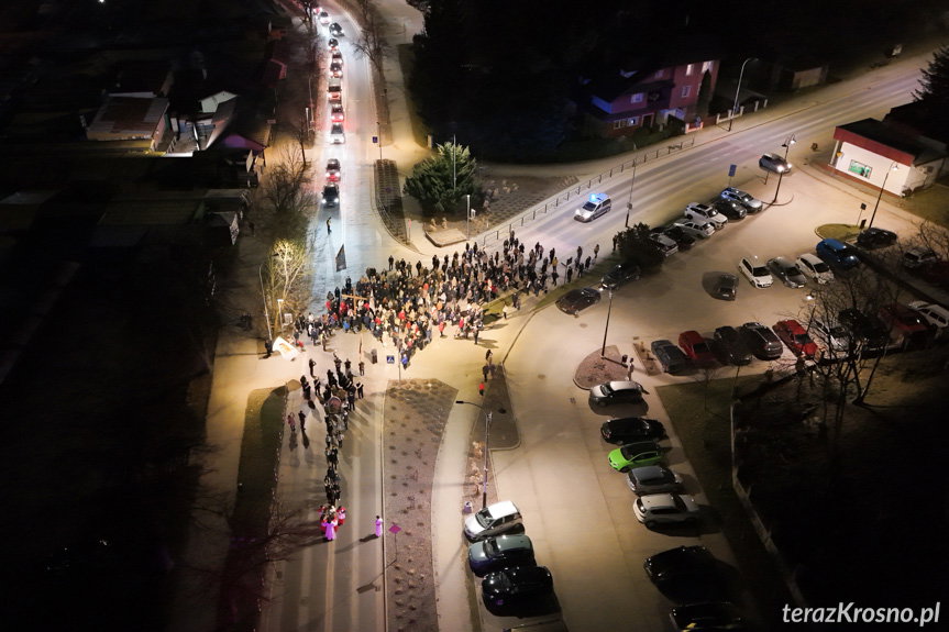 Droga Krzyżowa przeszła ulicami Krosna [ZDJĘCIA]