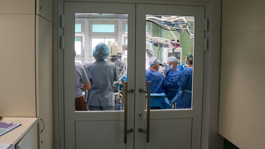 Nowoczesna operacja słuchu w USK w Rzeszowie. Wszczepiono pierwszy implant ślimakowy