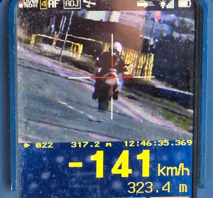 Motocyklista z powiatu krośnieńskiego przekroczył prędkość o 91 km/h. Mandat 5000 zł
