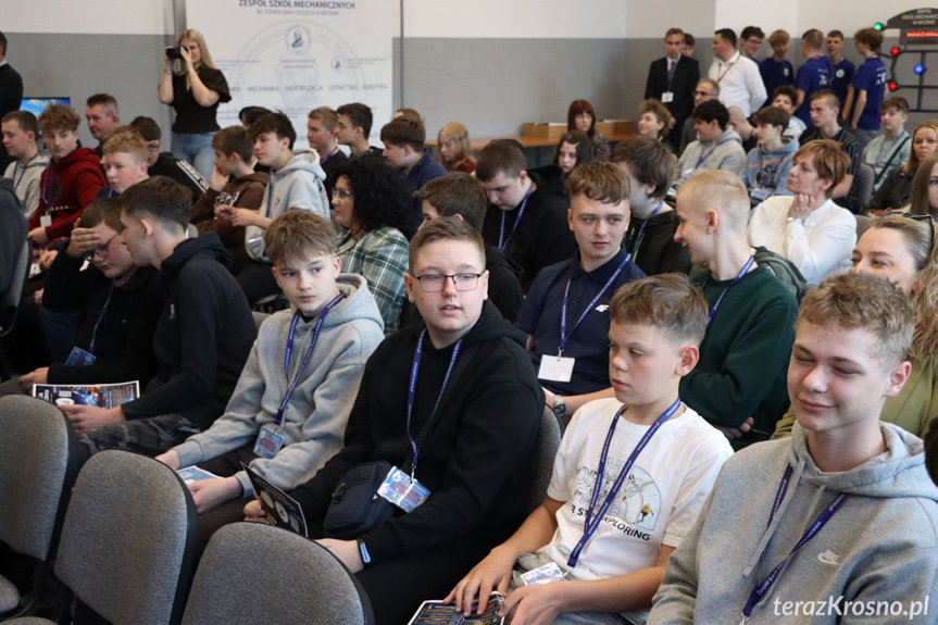 Rywalizacja o cenne nagrody i punkty. Ósmoklasiści z regionu opanowali krośnieński Mechanik