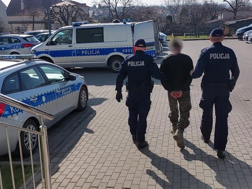 Prowadził w stanie nietrzeźwości i pomimo sądowego zakazu