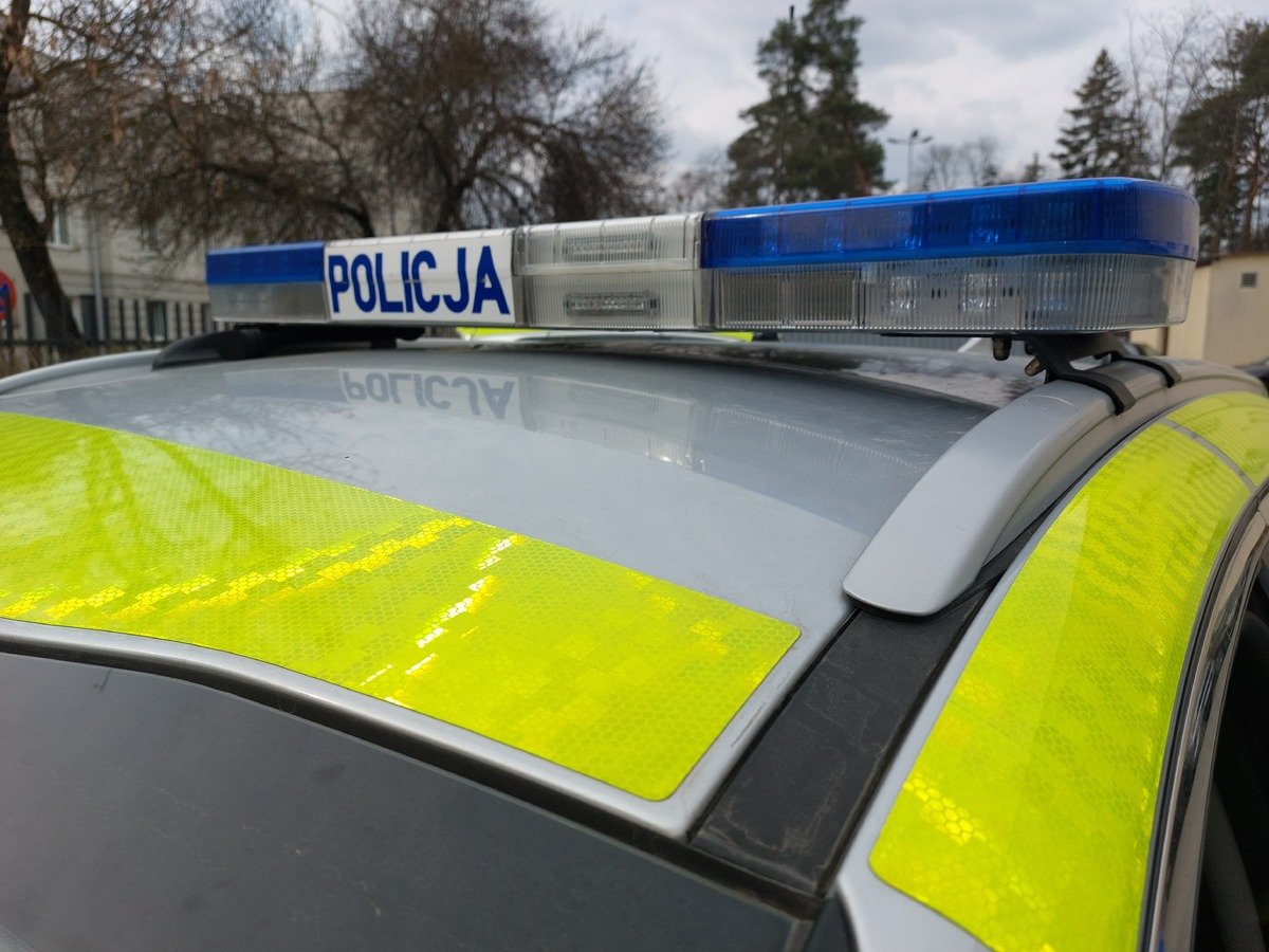Pościg za pijanym kierowcą zakończony w lesie. Trzy osoby pod wpływem alkoholu