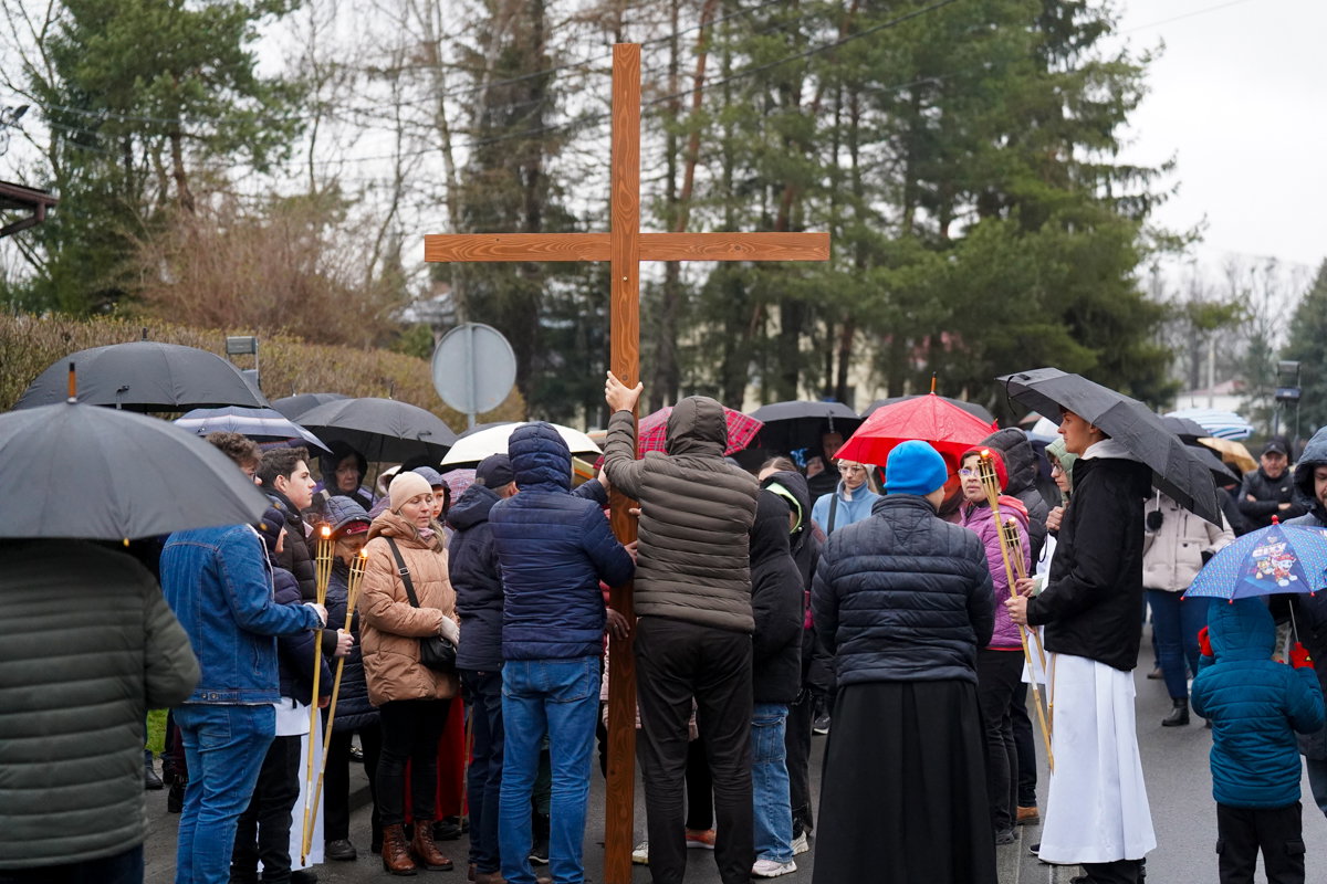 Wierni wzięli udział w Drodze Krzyżowej w Polance