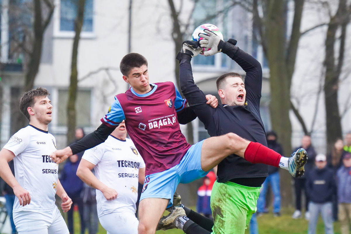 Derby Krosna pełne dramaturgii. Lider wygrał w ostatnich sekundach