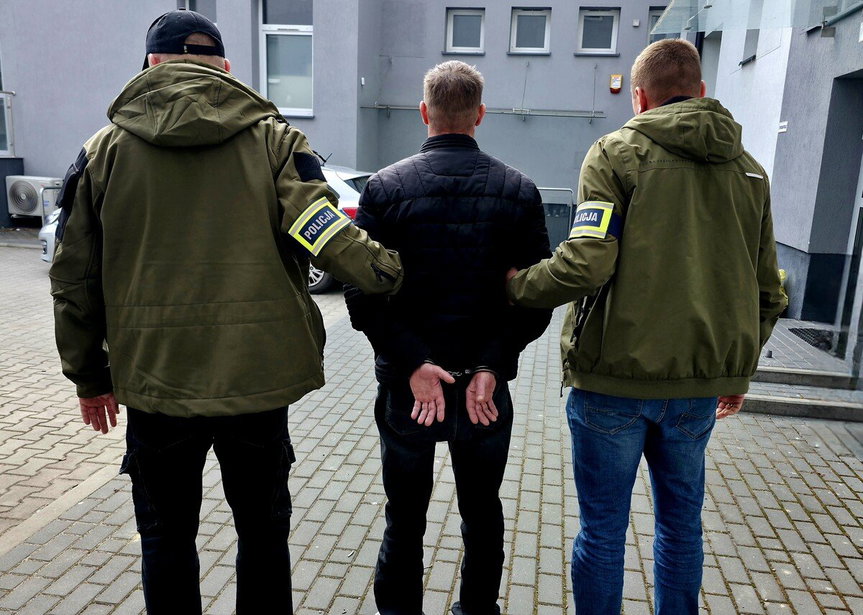 Fałszywi doradcy inwestycyjni oszukali 71-latka. Stracił oszczędności