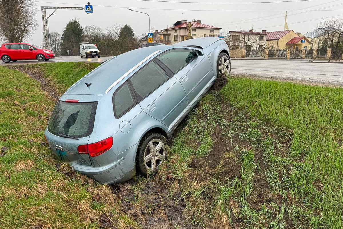 Łężany. Zderzenie dwóch samochodów