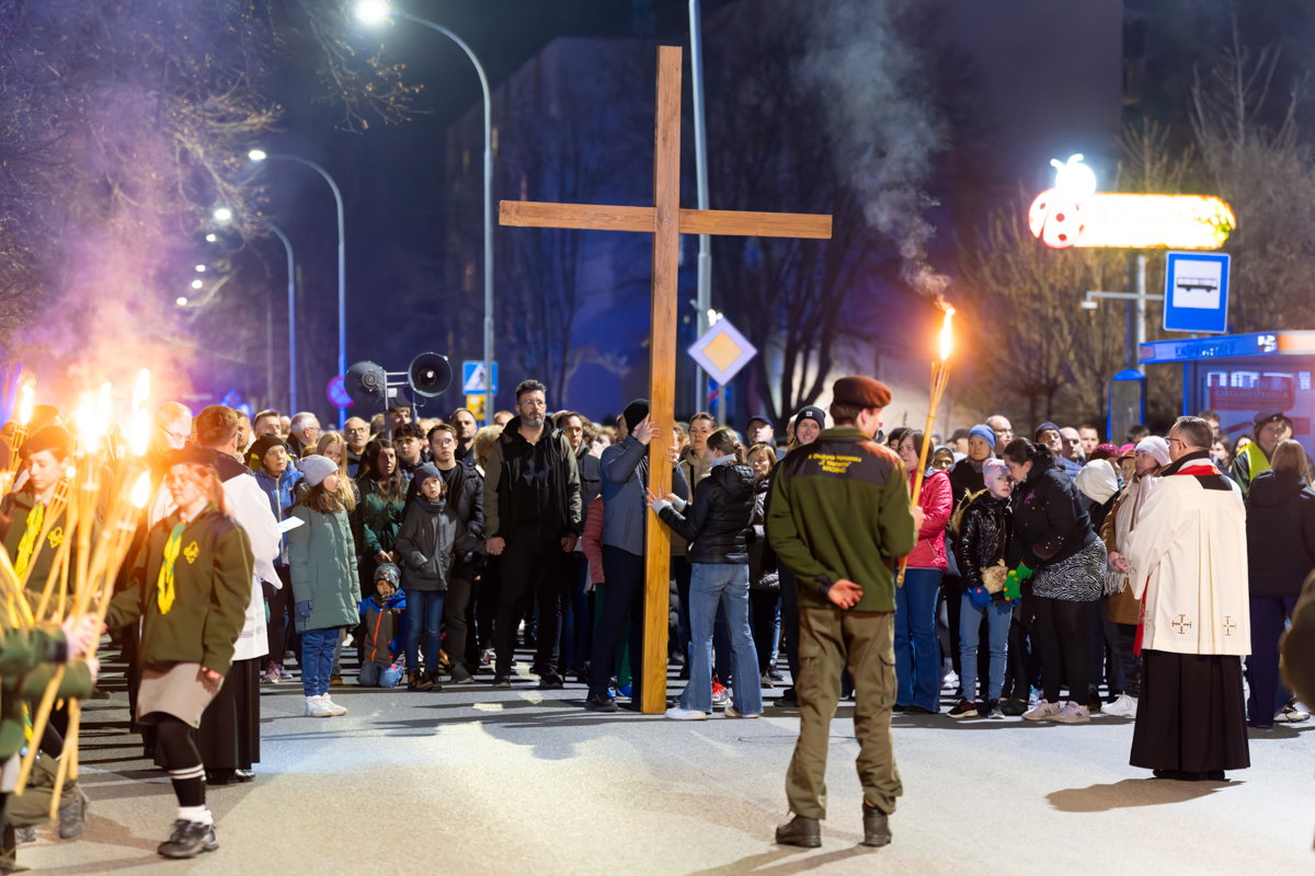 Tak krośnianie uczcili Wielki Piątek. Droga Krzyżowa na ulicach miasta