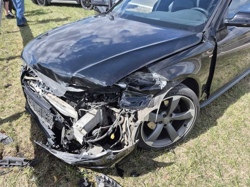 Chwila nieuwagi na autostradzie A4. Suzuki wjechało w tył Audi