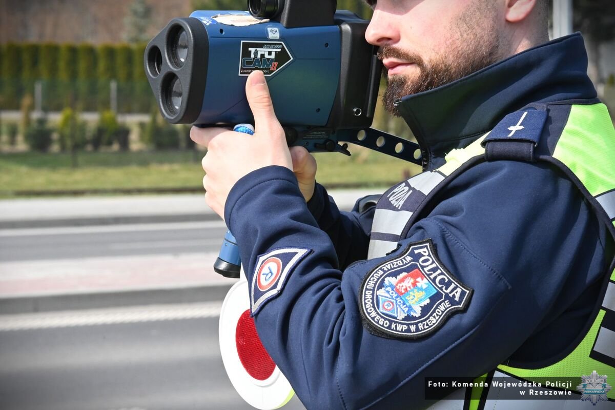Tragiczny bilans na drogach Podkarpacia - dwa śmiertelne wypadki i dziesiątki wykroczeń