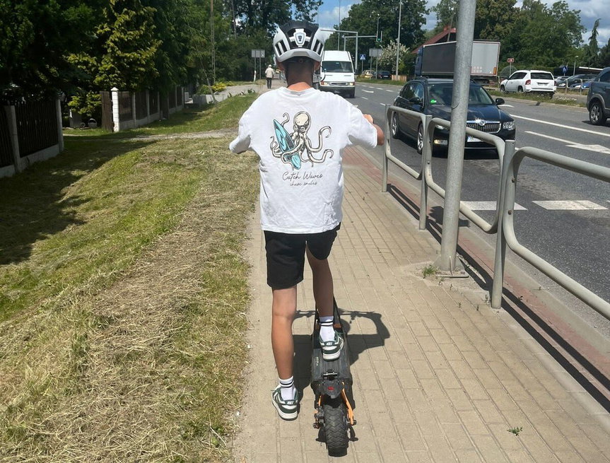 Wypadek 14-latka na hulajnodze elektrycznej