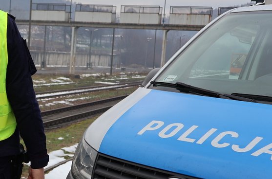 Nieletni pod wpływem alkoholu zatrzymani w autobusie - jeden z nich miał narkotyki
