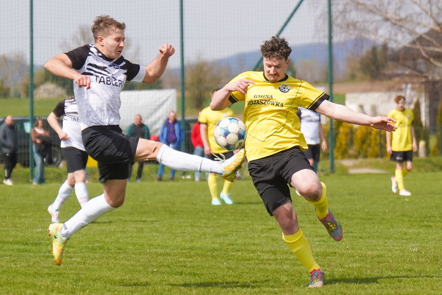 Trzy hat-tricki w jednym meczu. Historyczne derby gminy Wojaszówka