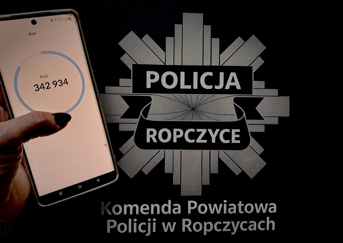 Telefon z banku okazał się pułapką. Mężczyzna stracił ponad 19 tysięcy złotych