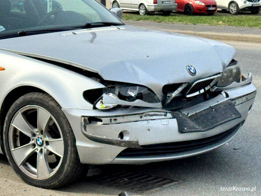 Kolizja dwóch samochodów w Miejscu Piastowym