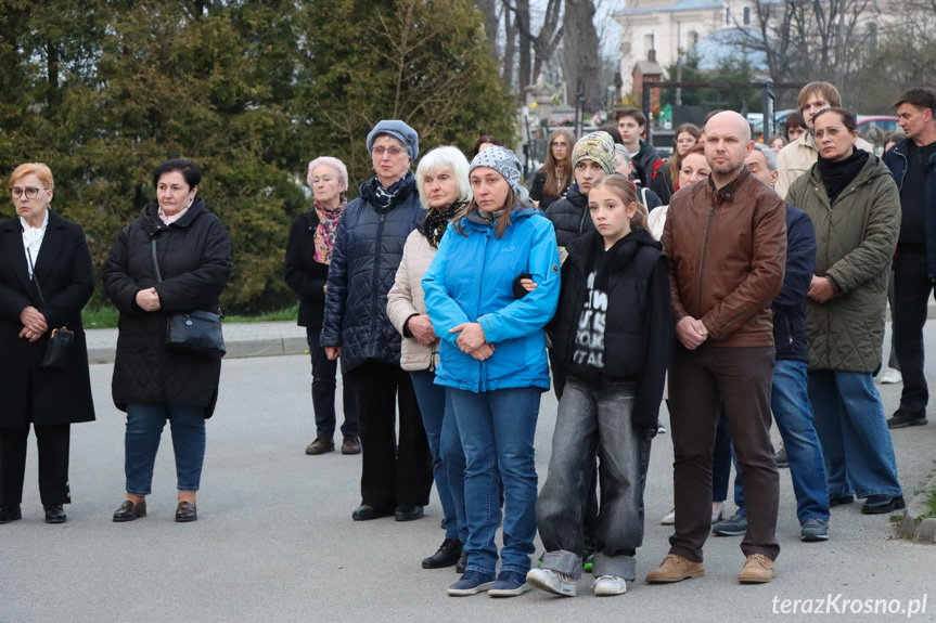 Katyń polską Golgotą. Obchody Dnia Pamięci Ofiar Zbrodni Katyńskiej w Rymanowie [ZDJĘCIA]