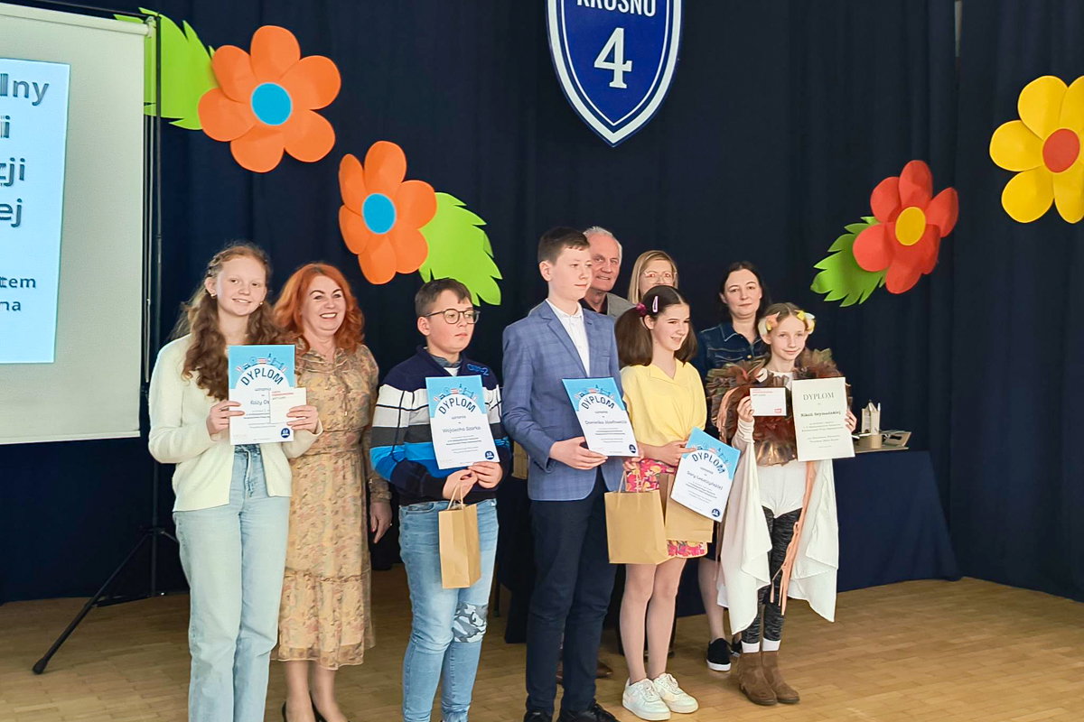 SP 4 w Krośnie: święto języka, kultury i sztuki słowa