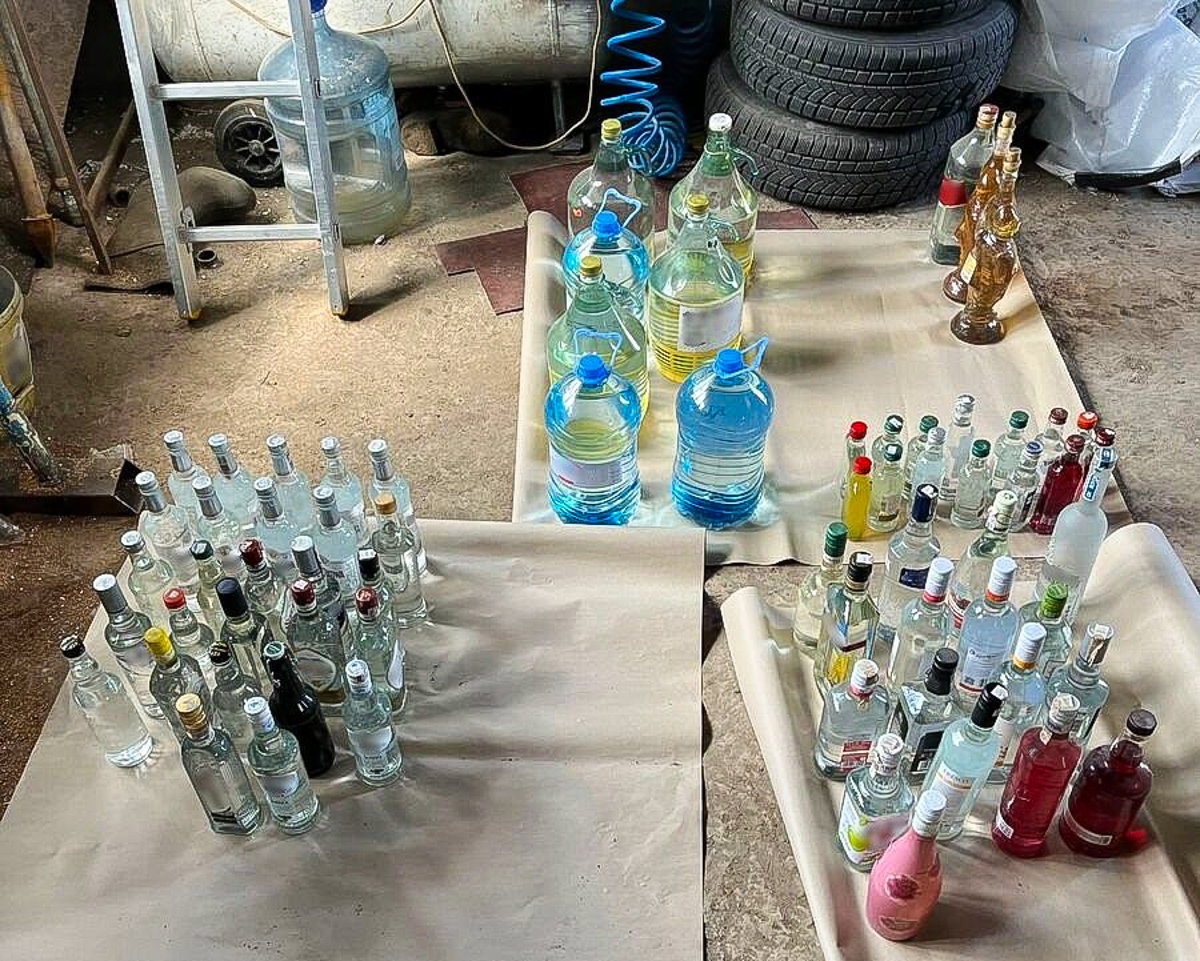 Nielegalna bimbrownia w gospodarstwie - zabezpieczono aparaturę i alkohol