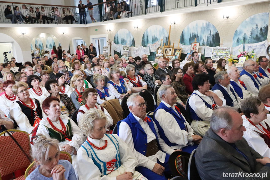Rogowskie spotkanie z historią. Koła gospodyń wiejskich w roli głównej [ZDJĘCIA]