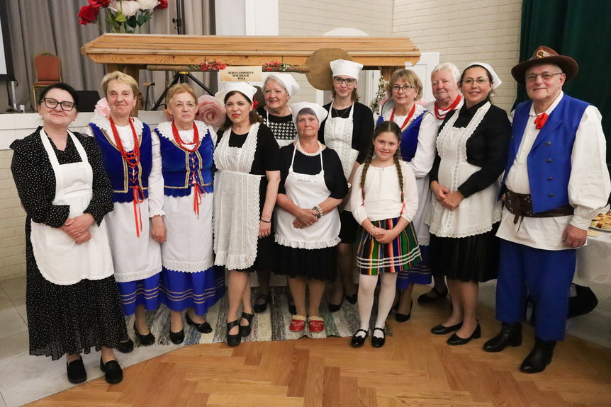 Rogowskie spotkanie z historią. Koła gospodyń wiejskich w roli głównej [ZDJĘCIA]