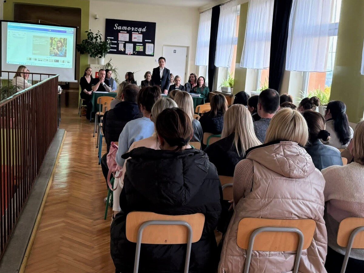 Jak chronić dzieci w internecie. Ważne spotkania w szkołach gminy Kańczuga