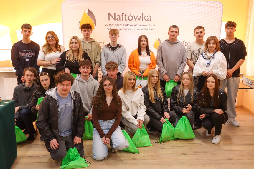 Słodki konkurs w Naftówce. Tort Czako bezkonkurencyjny [ZDJĘCIA]