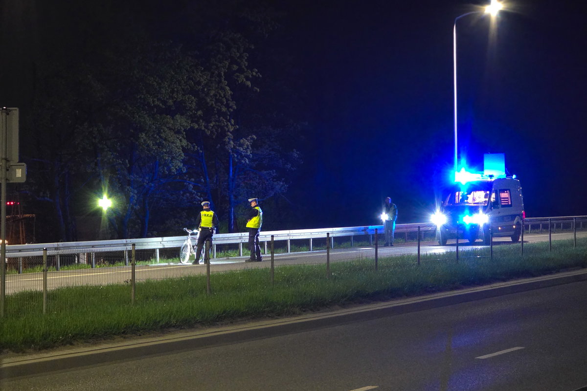 Wieczorny wypadek na Podkarpackiej. Rowerzysta trafił do szpitala